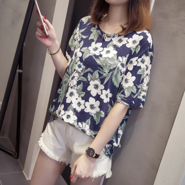 Женская футболка с цветочным принтом свободная рукавом до локтя модель DA627 на