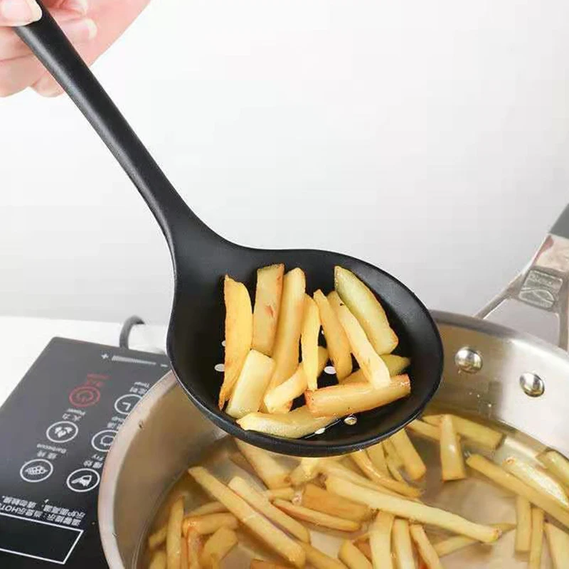 

Kitchen,Dining & Bar