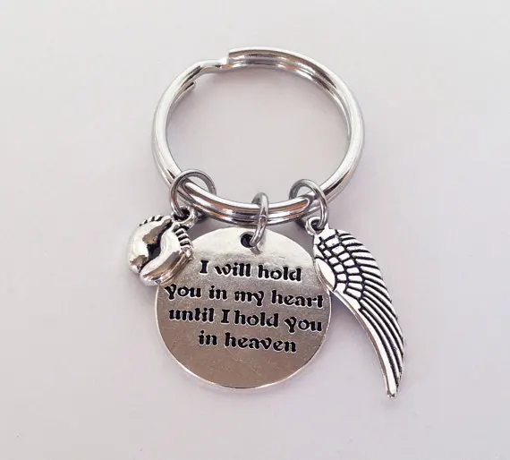 Я буду держать вас в моем сердце Алфавит тег крылья Ребенок отпечаток Шарм брелок