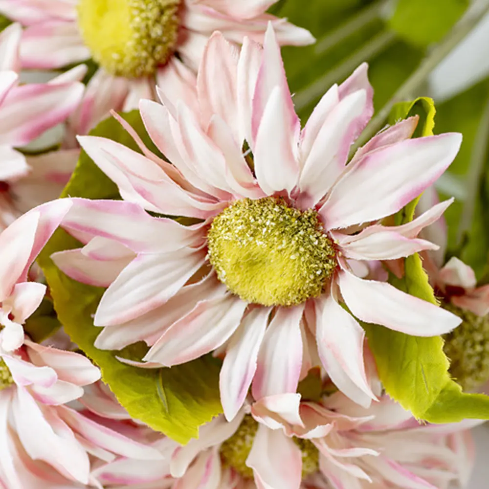 

Artificial Flower Bouquet Sunflower 7 Heads With Leafs Silk Flower For Wedding Garden Party Office Home Decoration