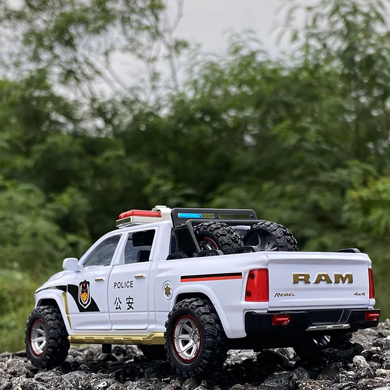 1/32 масштаб Dodge Ram полицейский автомобиль отлитый под давлением из сплава сборная