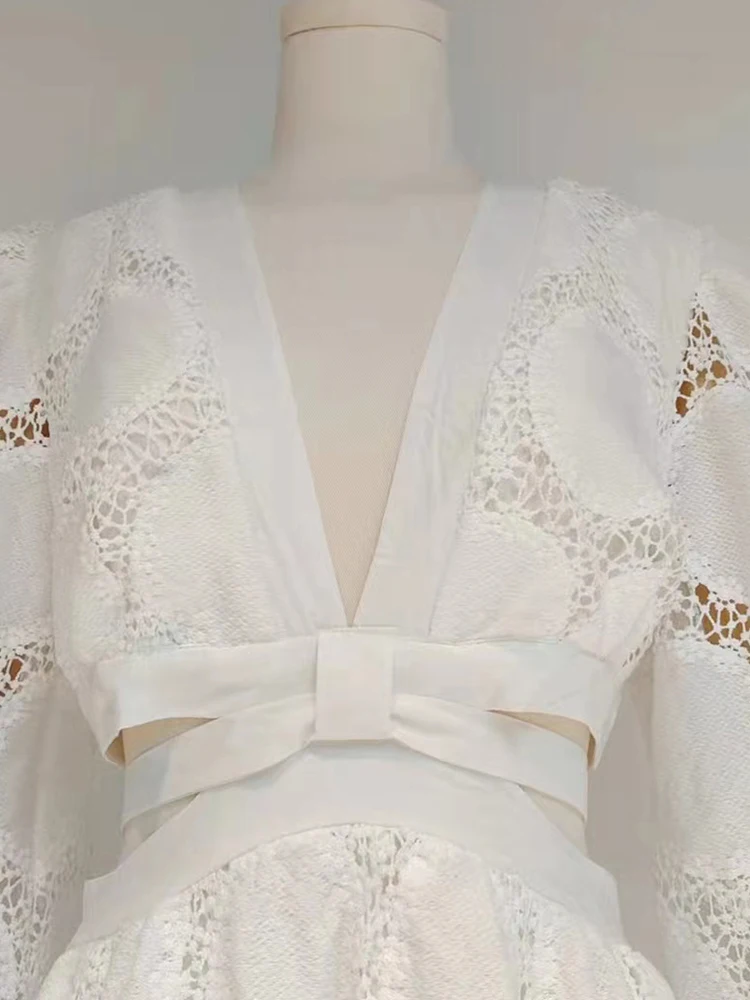 Женское кружевное платье VGH белое однотонное средней длины с V-образным вырезом и