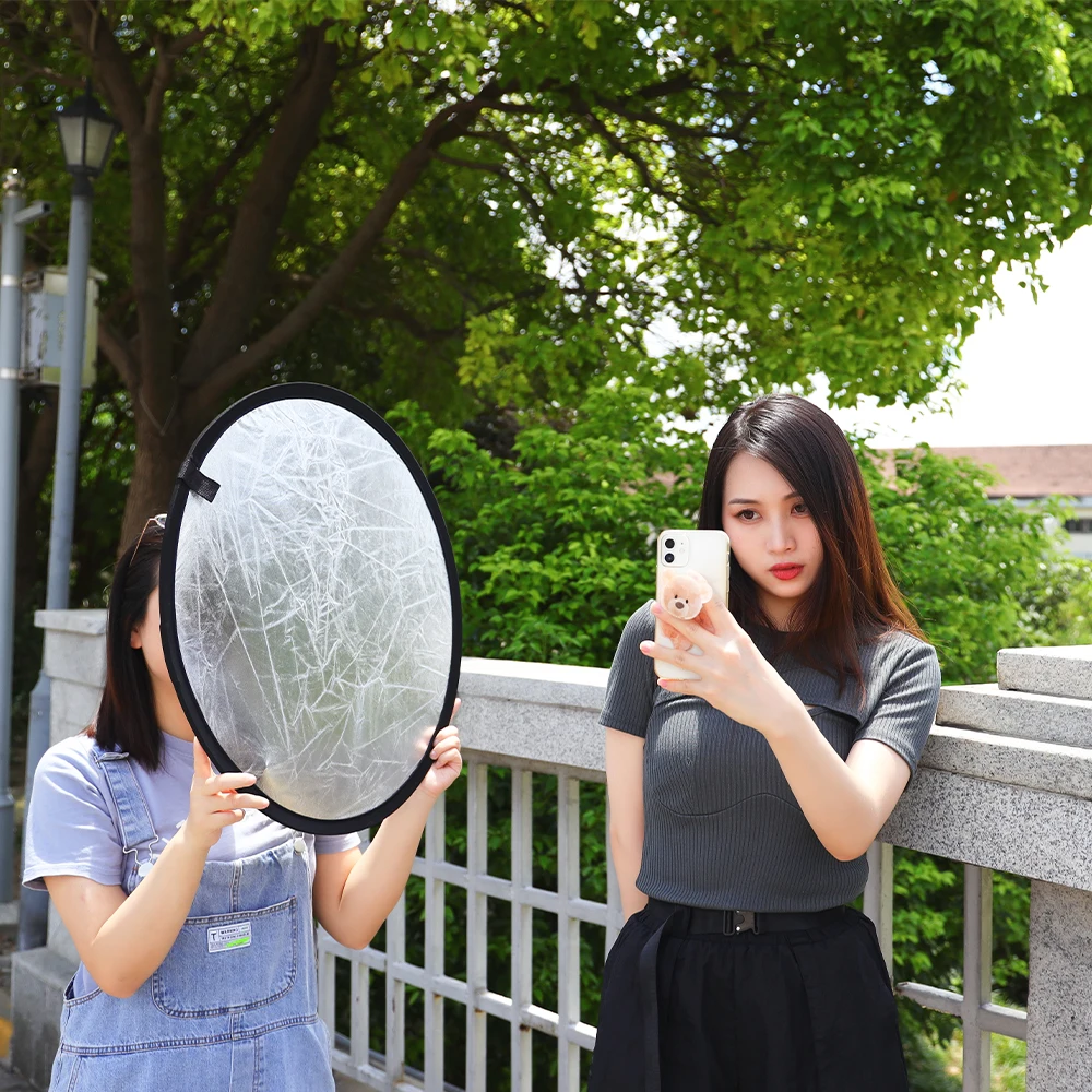 

BEIYANG 60cm 2in1 Photography Reflector Light Reflectors for Photography Multi-Disc Photo Reflector Collapsible Silver & Gold