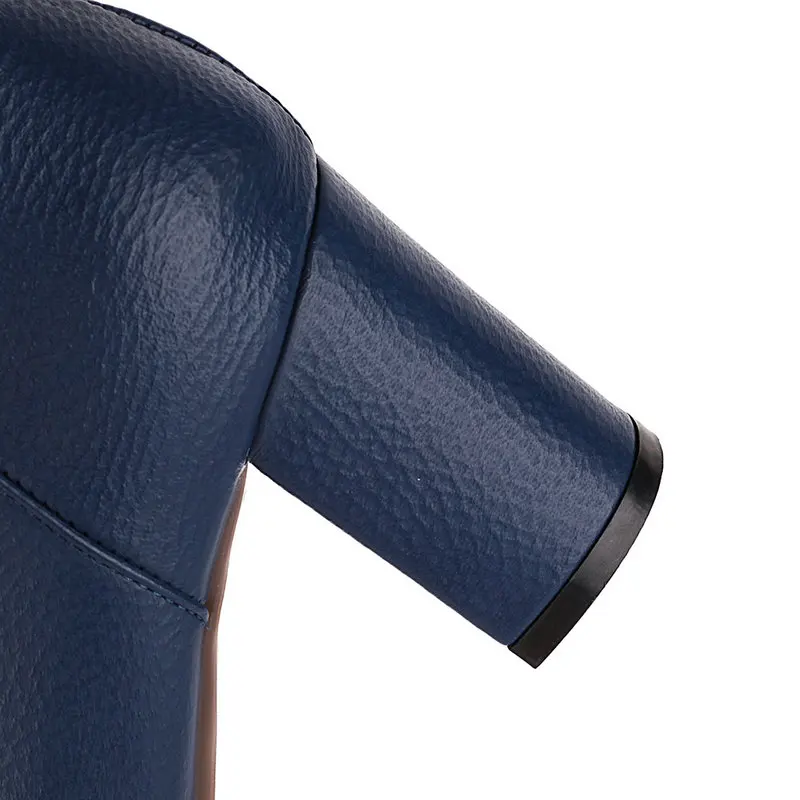 Женские сапоги до колена с острым носком без застежки на толстом высоком каблуке