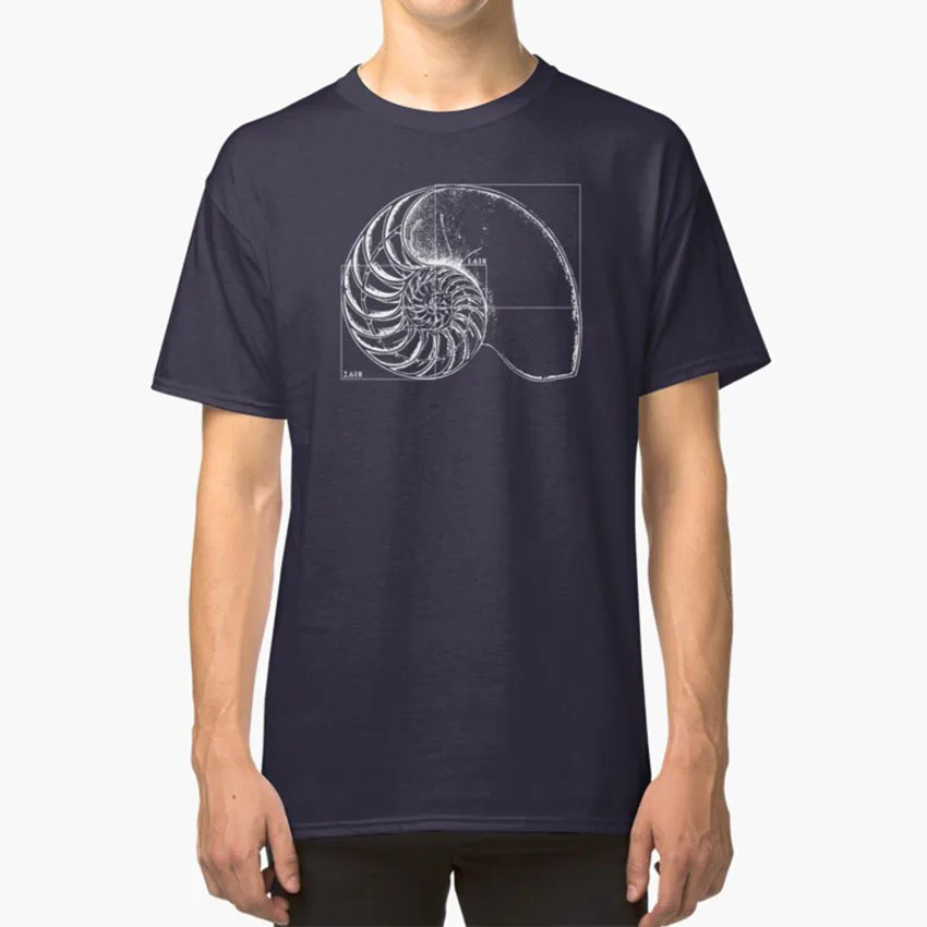 Fibonacci On A Nautilus Shell T - Shirt Spiral Math Sequence Algebra Nature Maths | Мужская одежда