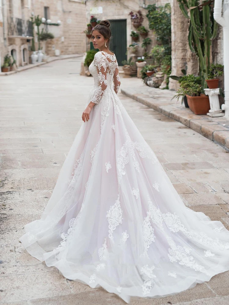 

YILIBER Lace wedding dress retro atmosphere o-neck wedding gown 3d flower long sleeve sweet embroidery applique big skirt