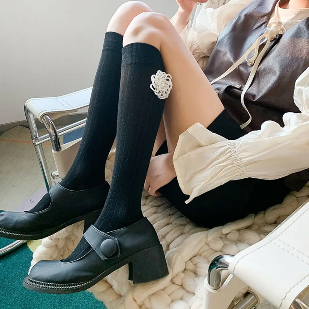 

Retro Personality Flower Pearls Leisure Comfortable Fresh Calf Socks Cotton JK Socks Autumn Winter Spring Ladies Hosiery