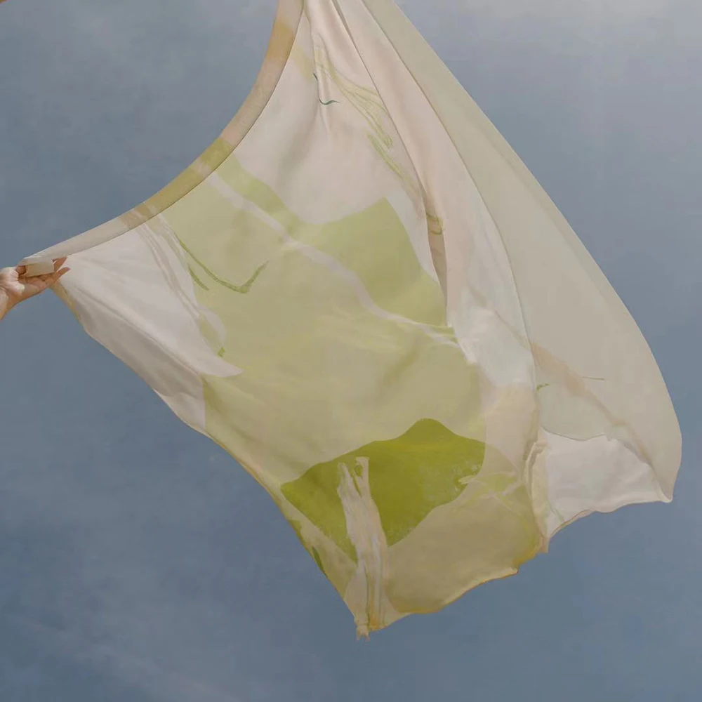 

Новый квадратный женский шарф из чистого шелка 120 × 120 см, шарф, женский роскошный хиджаб, повязка на голову, шейный платок, шарфы, бандана, Жен...