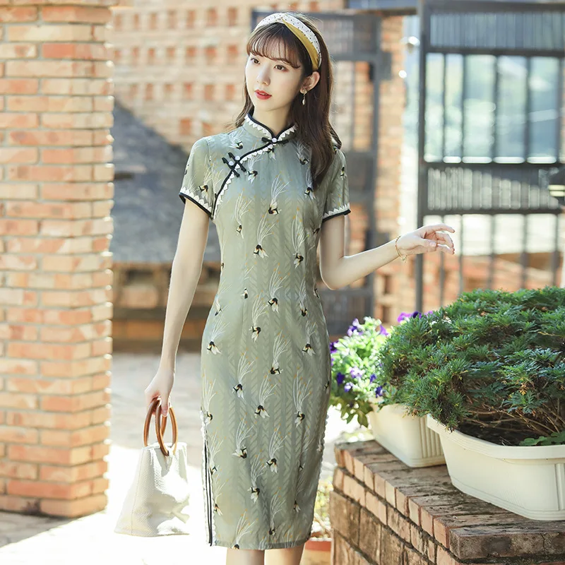 

Plus Size 4XL Elegant Female Chinese Women Satin Cheongsam Floral Print Sexy Slim Short Sleeve Qipao