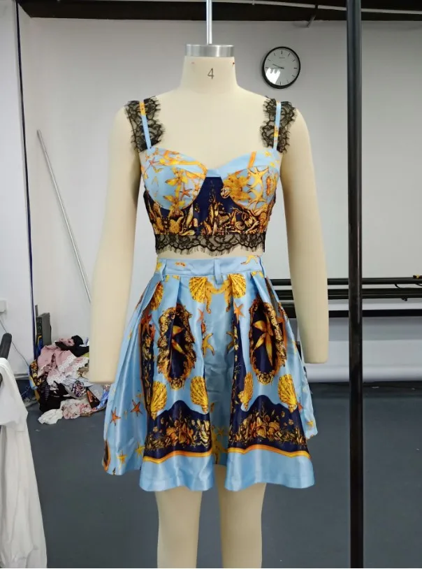 Платье-мини женское с цветочным принтом V-образным вырезом и высокой талией |