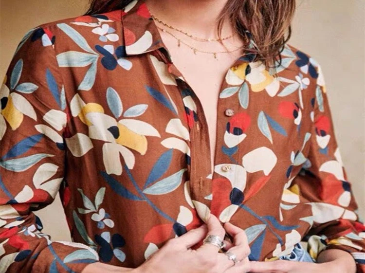 

2020 Autumn Abstract Print Shirt Women Caramel Cardigan