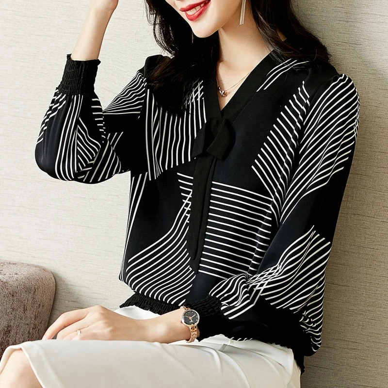 

Рубашка женская шифоновая с V-образным вырезом и длинным рукавом