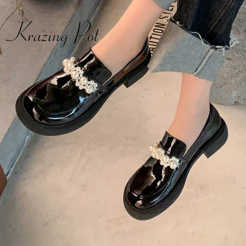 

Krazing Pot cow patent leather round toe med heel loafers pearl decorations beauty girls dating slip on sweet women pumps L70
