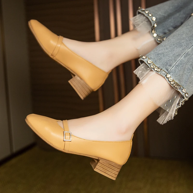 

Женские туфли больших размеров 40, новинка весны и осени, модные универсальные туфли с квадратным носком и низким каблуком, высокий каблук ср...