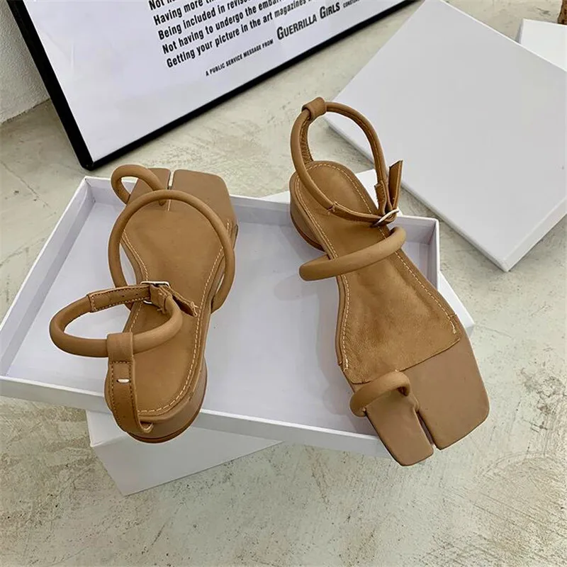 Босоножки из спилка на Плоском Каблуке Модные Дизайнерские летние босоножки