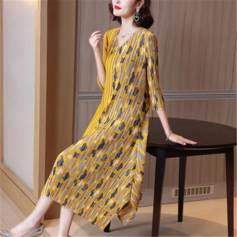 

Miyake pleated dress 2021 women's autumn new fashion and comfortable retro printed pleated dress loose plus size women clothing