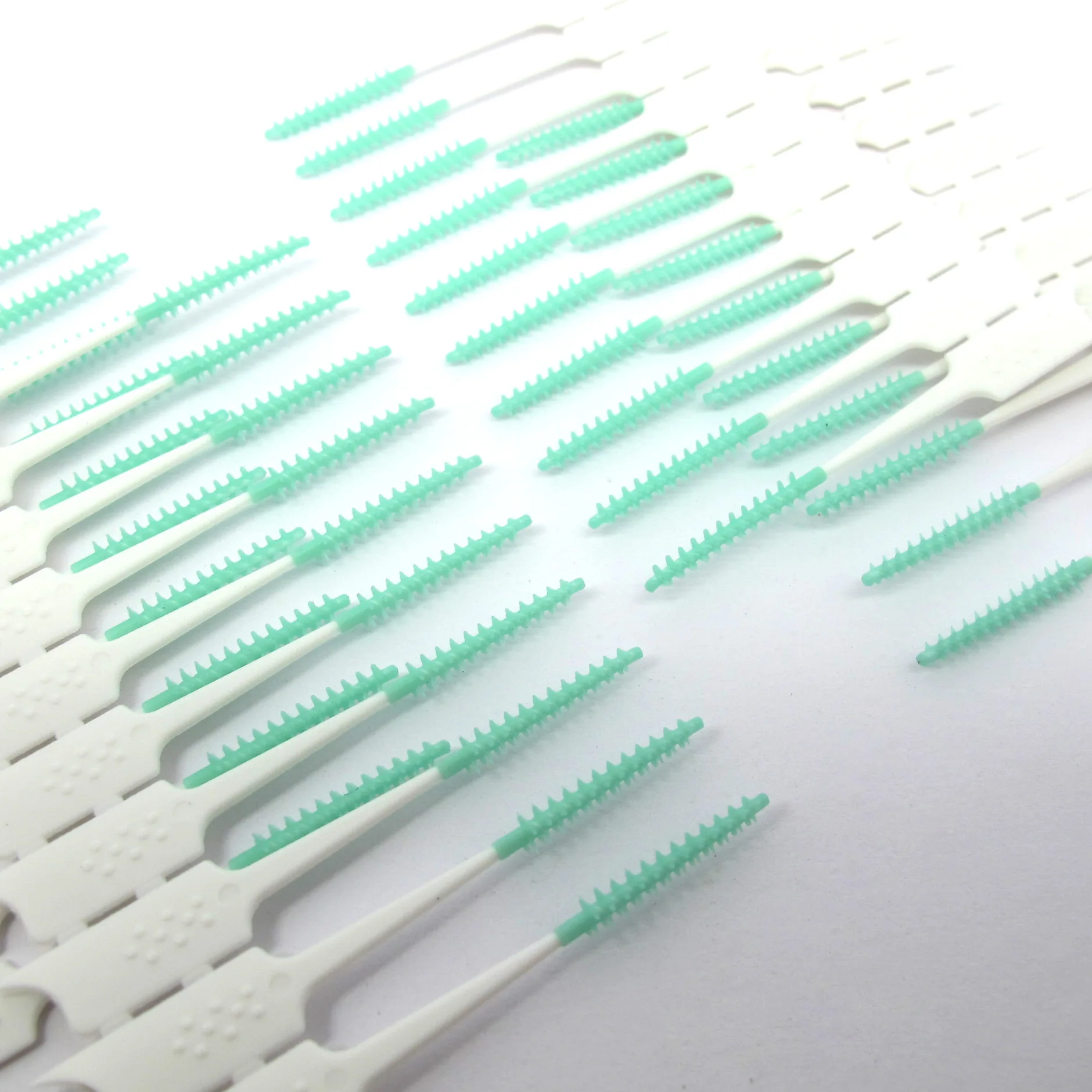 

20 Pcs Tooth Picks Interdental Brushes Dental Floss Pick Plastic Teeth Cleaning Sticks Toothpicks Oral Hygiene Care Blue Green