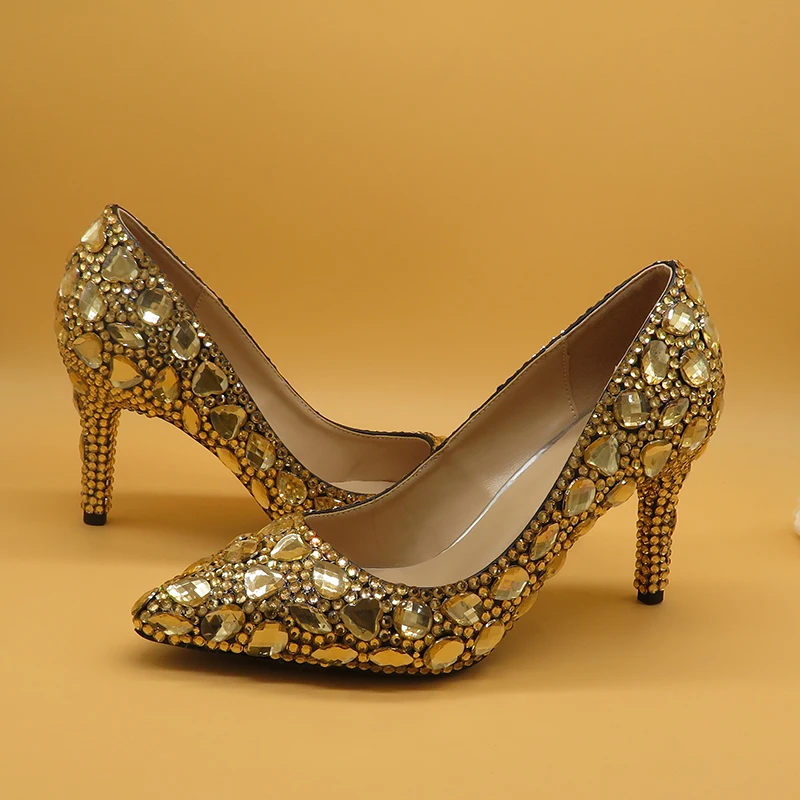 Свадебные туфли цвета шампанского с острым носком и сумочкой в комплекте женские