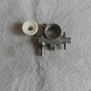 T425 масляный насос для цепной пилы HUSQVARNA T435 ALPINA 422 STIGA SPR270 CASTEL GARDEN XC42, бензопилы, насос, корпус, масленка 521586001