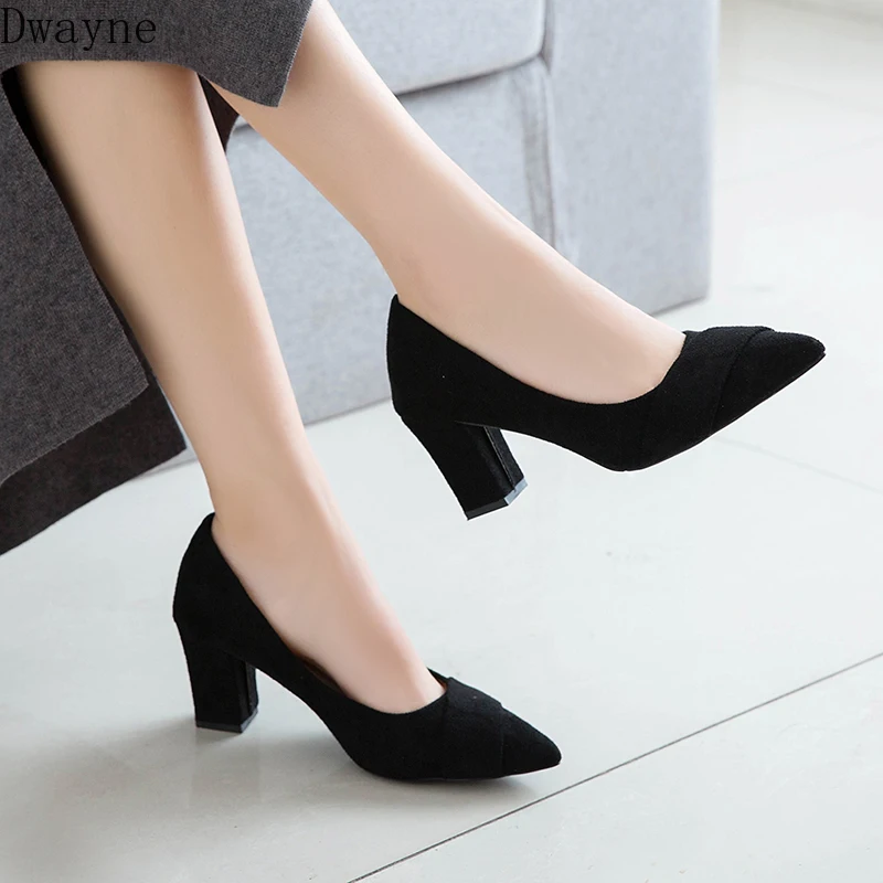 Женские туфли на высоком толстом каблуке черные легкие из дышащего материала для