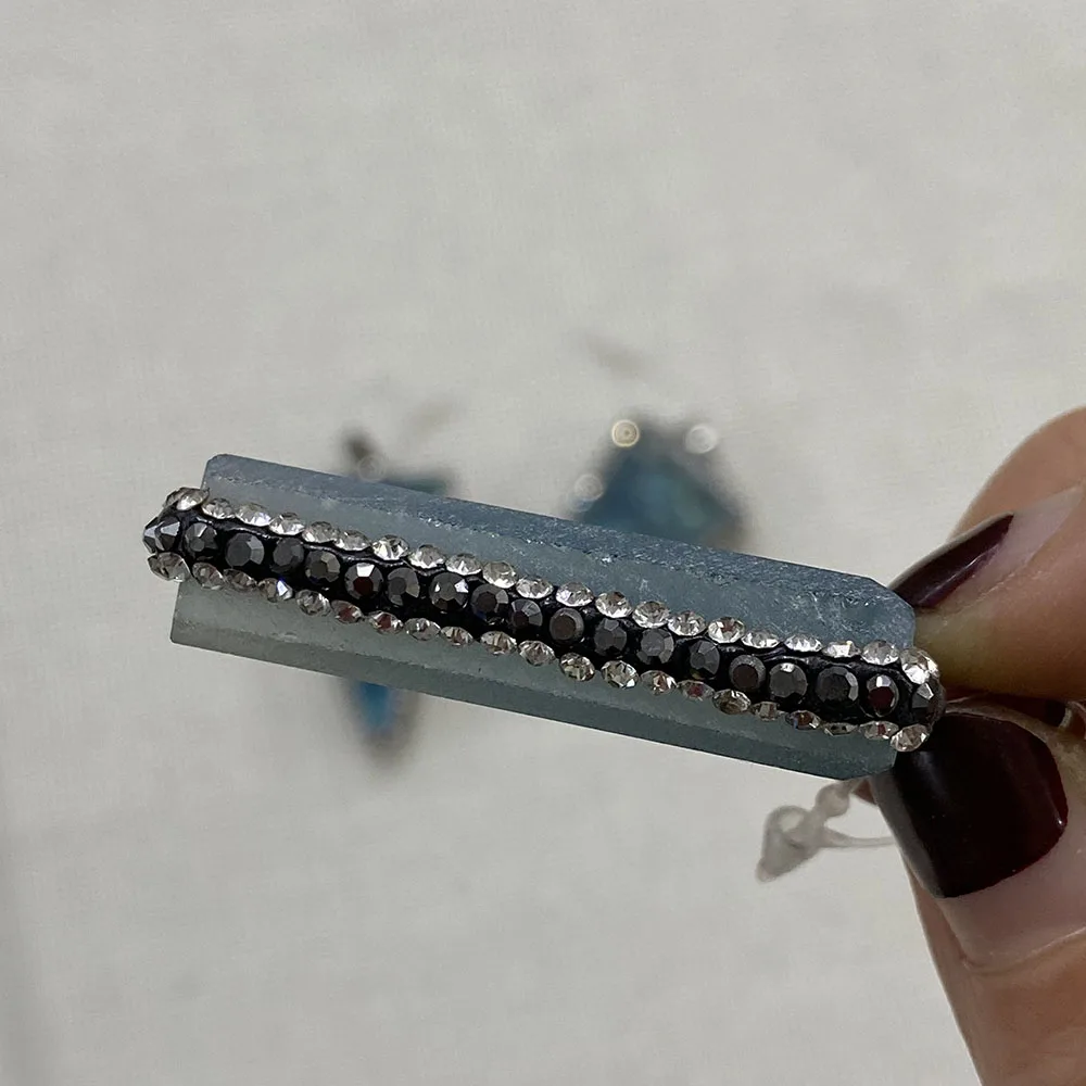 

Triangular Abalone Shell Pendant for DIY Necklace Earrings Bracelet Making Fitting Fashion Sticky Diamond Jewelry Can Wholesale