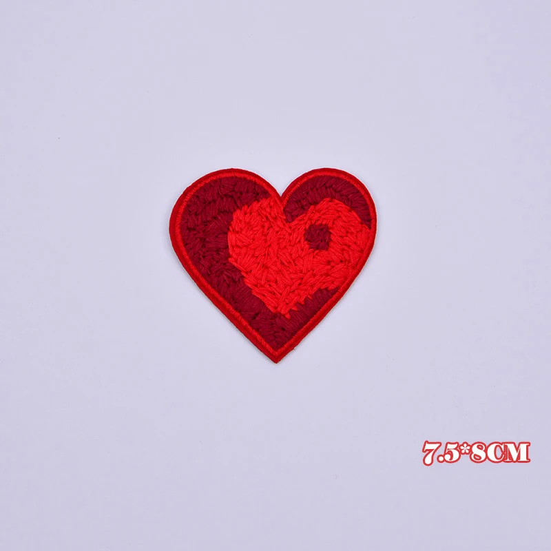 Фотообои маленького размера с вышивкой в виде любящего сердца|Заплатки| |