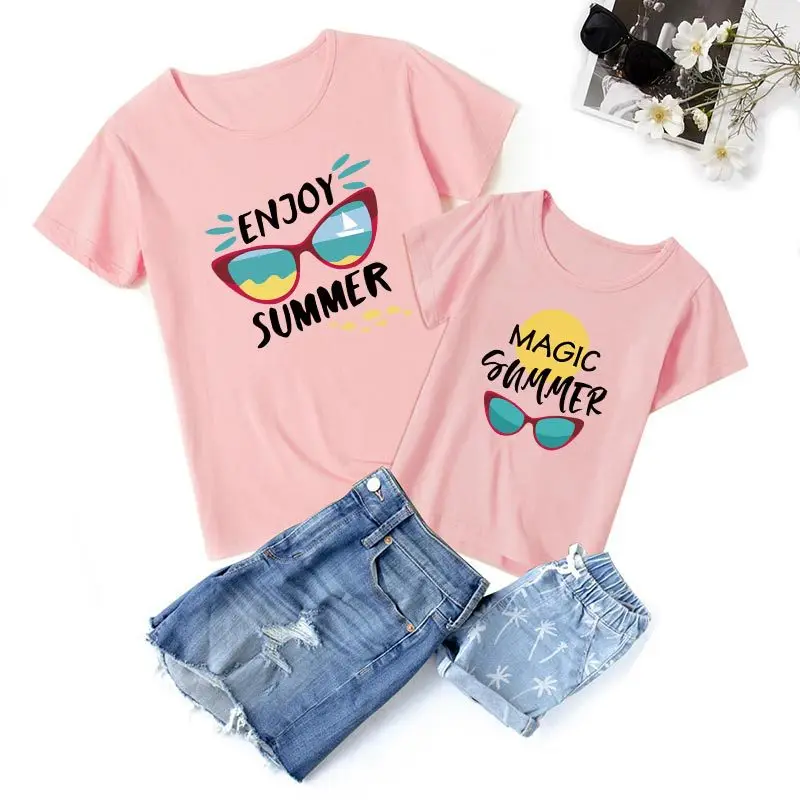

Mom Baby T-Shirt Clothing for Family Matching Outfits Clothes Mother Daughter Look Kids Cartoons Clothing Mommy and Me Clothes