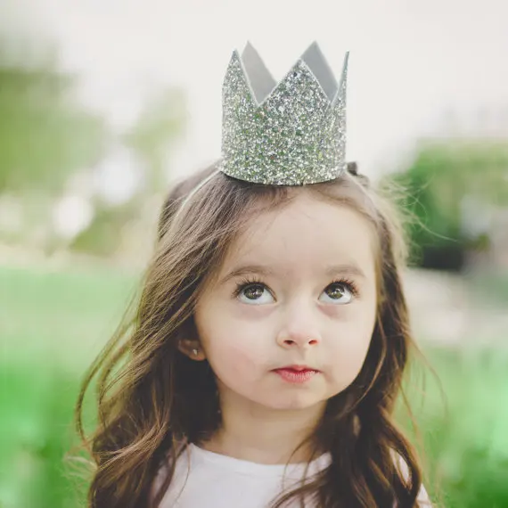 

Shiny Glitter Felt Crown Birthday Hat Kids Pets Adults Birthday Party Accessories Solid Gold/Silver, One Size FitsAlldecoration