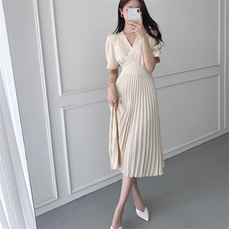

Solid Korean Pleated Dress Women Puff Sleeve V-Neck Bow Lace Up Summer Long Midi Dress Party Elegant Office Lady High Waist B036
