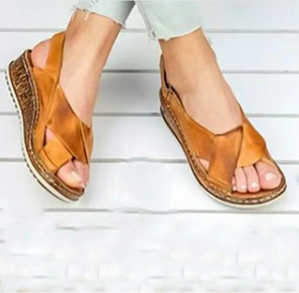 Босоножки женские дышащие на низком каблуке с застежкой-липучкой | Обувь