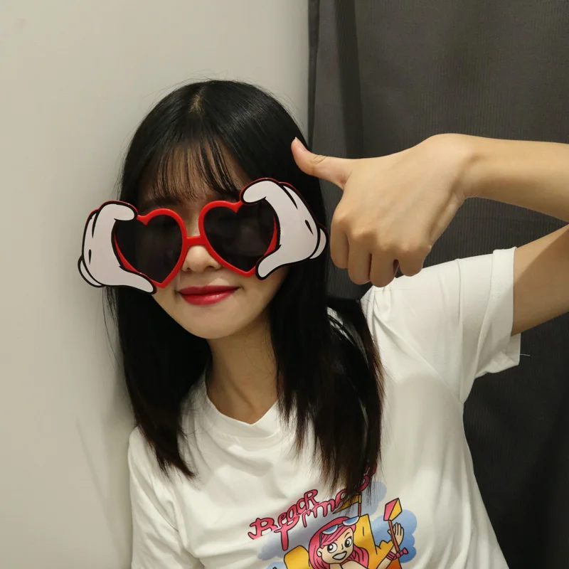 

Fashion Funny Heart Shaped Sunglasses Women Summer Retro Love Heart Shape Sun Glasses Ladies Shopping Sunglasses Driver Goggles