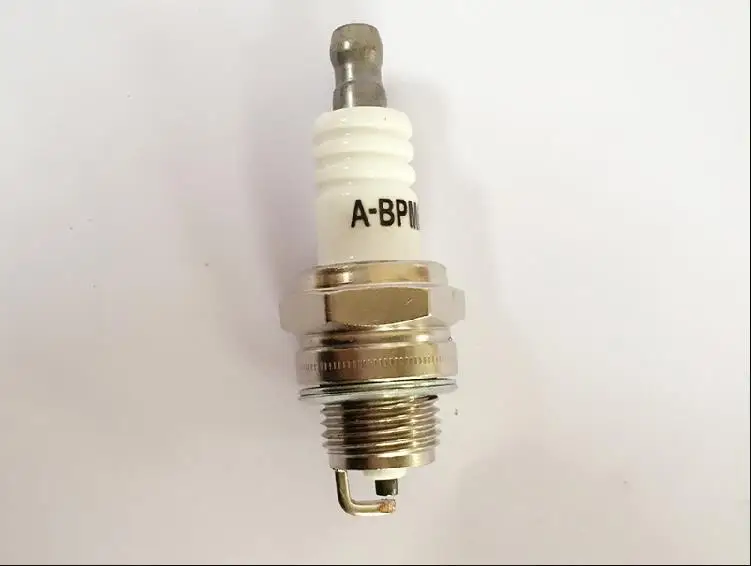 Свеча зажигания BPMR7A 4626 для EFCO EMAK OLEO-MAC 435 440 446 453 725 730 735 740 746 753 755 8300 8350 | Инструменты