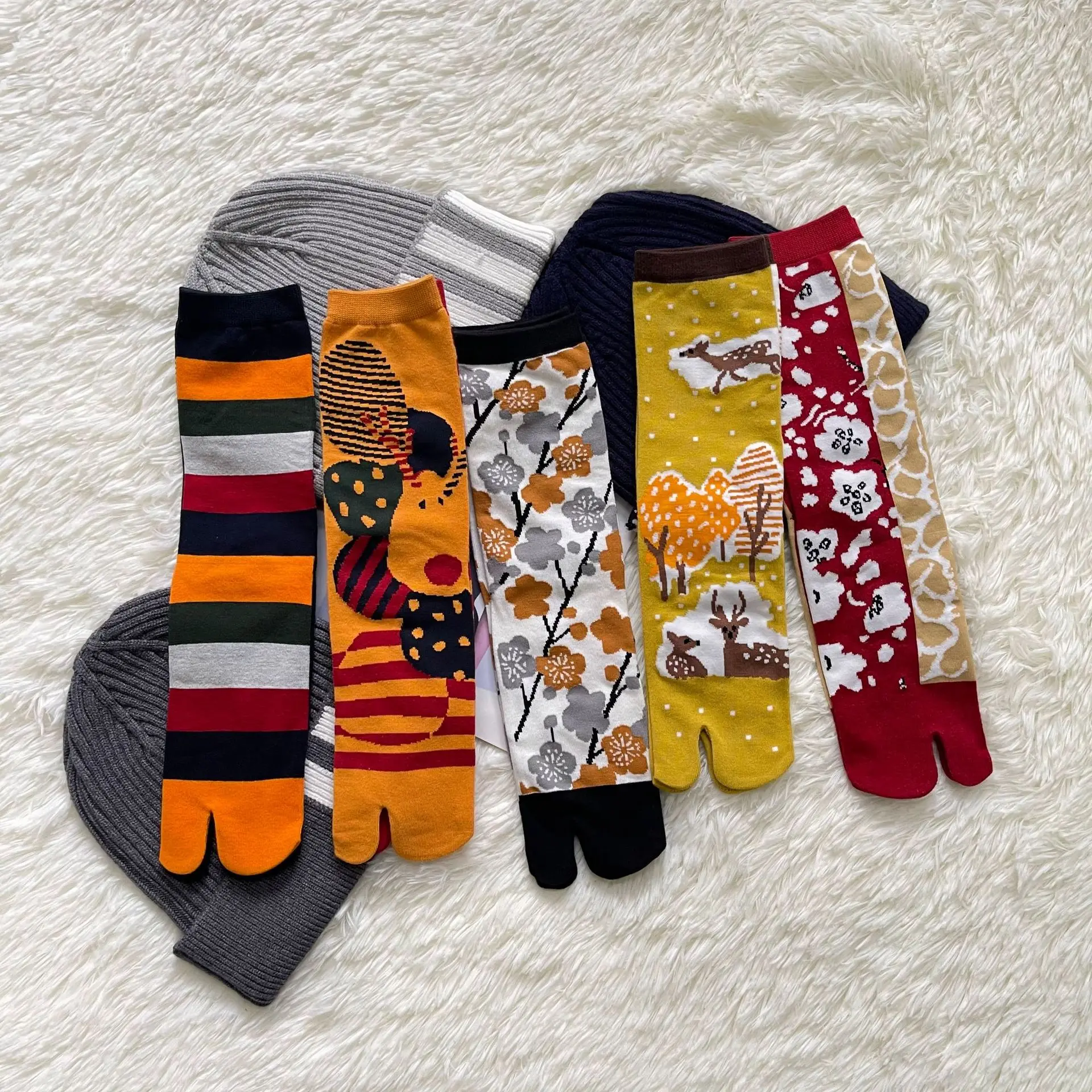 Christmas Socks Elk Sweets Merlin Deer Flower Cute Colorful Two Toe Socks Combed Cotton Cozy Breathable Tabi Socks Women