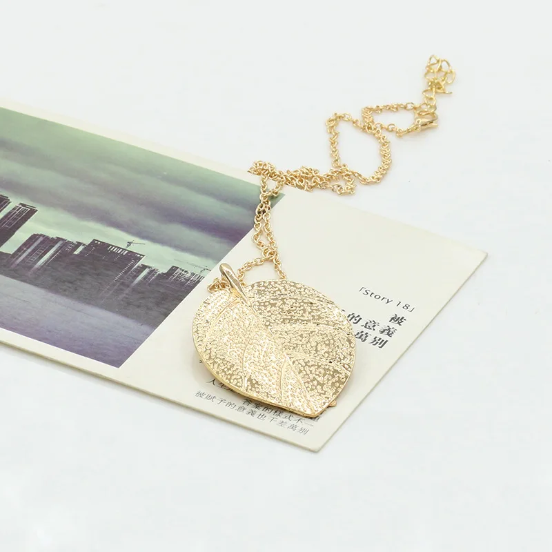1PC Charm Graceful Shiny Golden Leaf Exquisite Pendant Necklace Long Sweater Chain |
