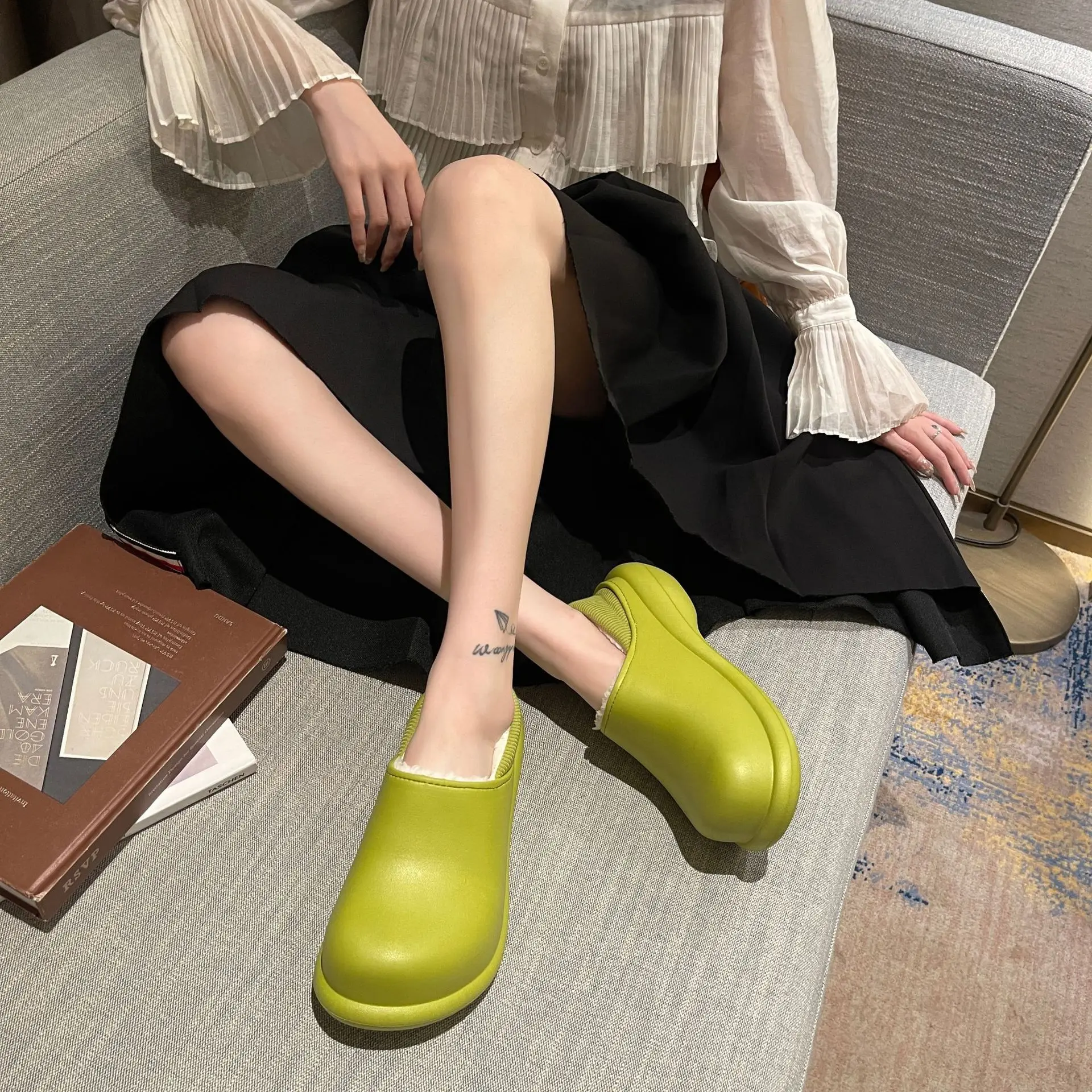 New Thick-soled Shoes with A Sense of Feces Increase Outer Wear Cotton Slippers, Two-wear Warm High-heel Home Cotton Shoes Women