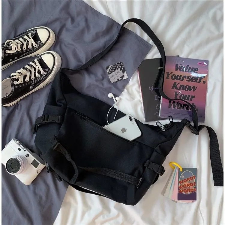 

New 2021 Harajuku Diablo fan canvass bag for female all-match solid color student one-shoulder cross-body bag