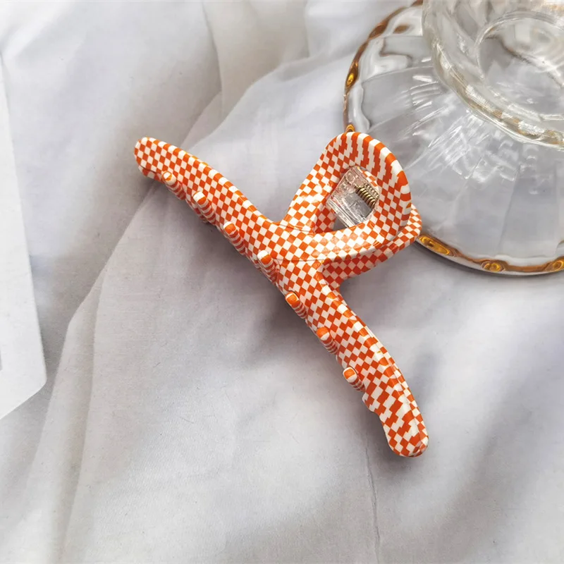 

New Acetate Hair Claws Crab Clamps Claw Clips Women Girls Plaid Hair Clips Retro Cross Hairdress Hair Styling Tool pince cheveux