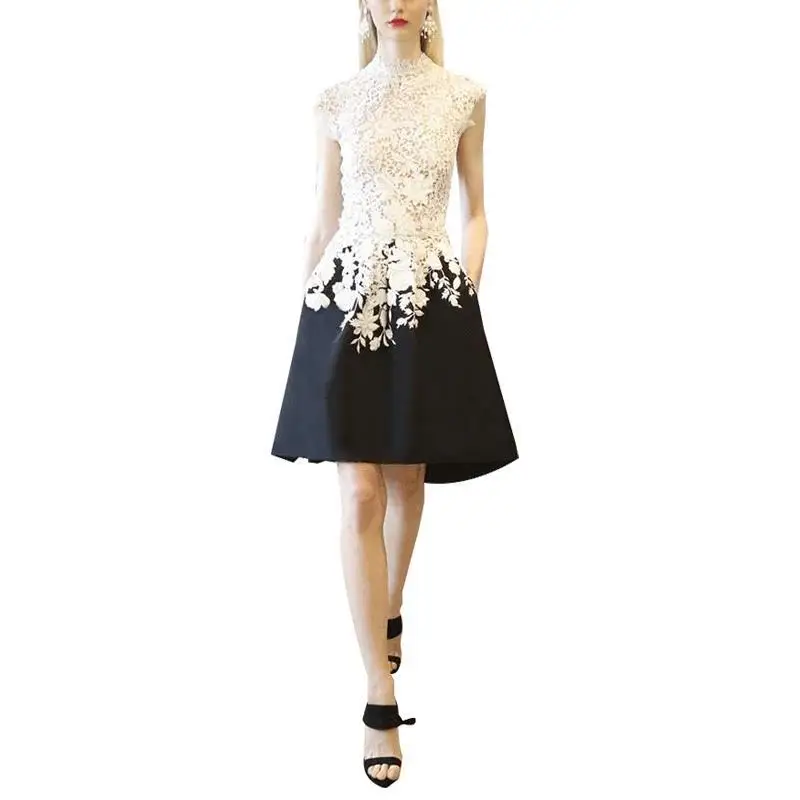 

In the summer of 2021 the new runway fashion black and white contrast color lace dress sleeveless collar show thin small