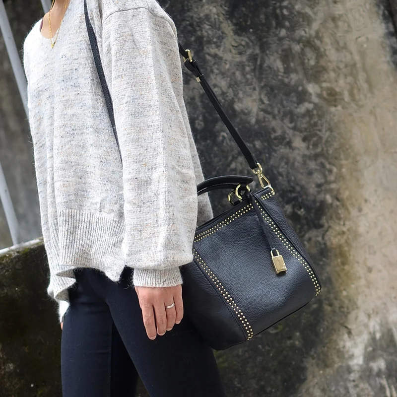 Сумка с заклепками модные Baitao/пассажирская сумка ручной на плечо округлая седло