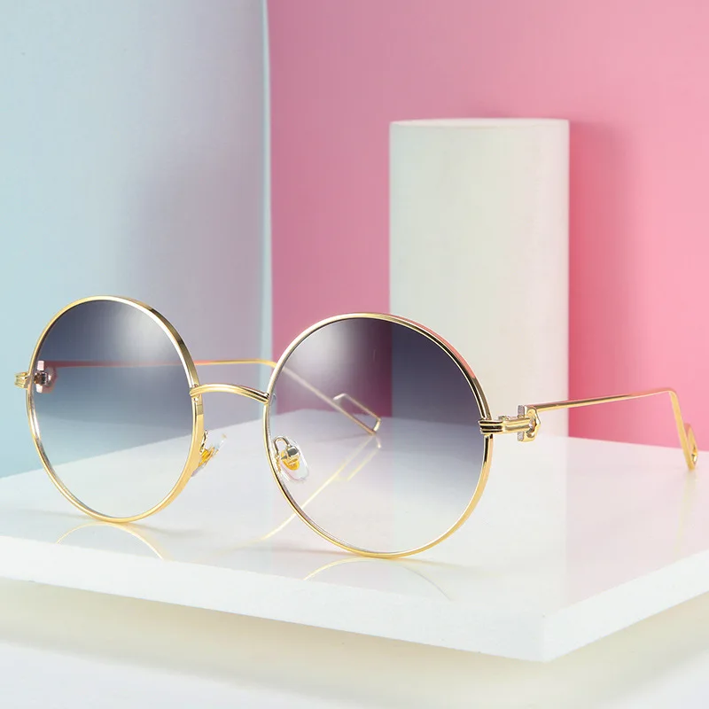 Женские круглые солнцезащитные очки новые с восстанавливающими эффектами в