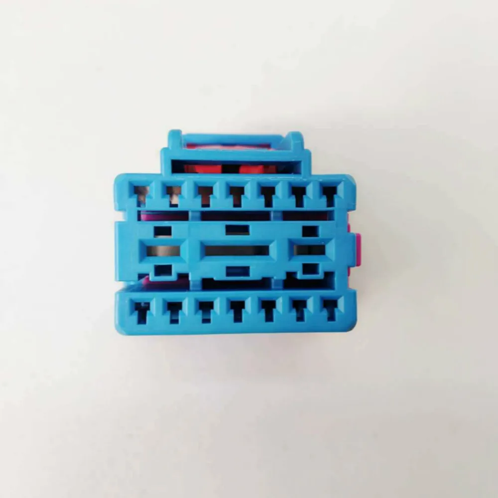 

17Pin Car seat docking comfort computer plug connector For Volkswagen Tiguan Passat Sagitar Magotan Audi 8K0 972 483D 4F0972575D