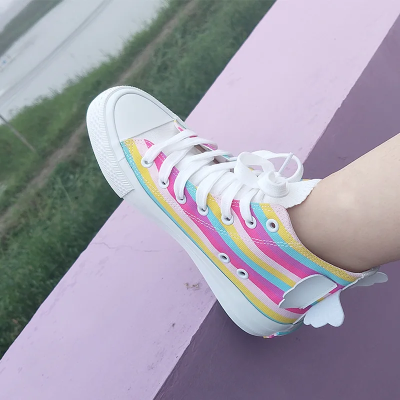 SWYIVY Радужная парусиновая обувь женские кроссовки с высоким берцем модная