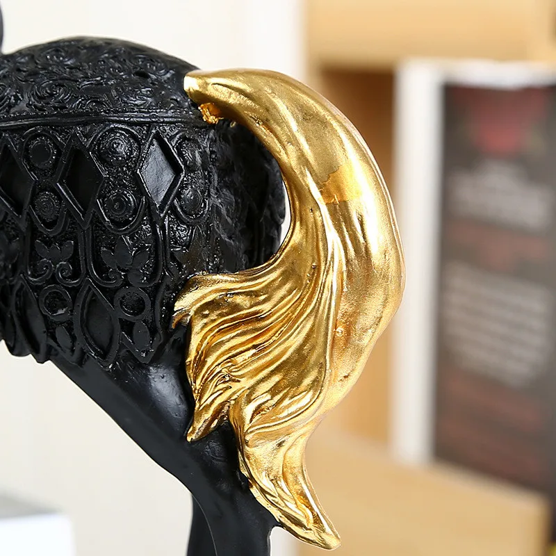 

[HHT] European Resin Crafts Lucky Horse Ornaments Statue Home Decoration Accessories Living Room Study Office Business Decor