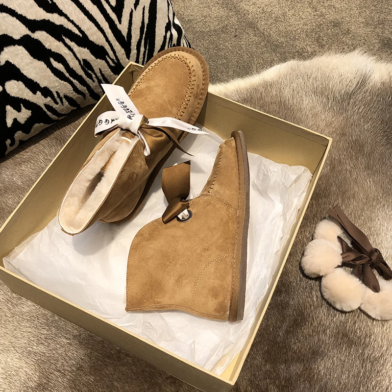 Зимние сапоги без каблуков; женская обувь с круглым носком из плюша; Zapatos De Mujer; Водонепроницаемая Толстая теплая шерстяная обувь; зимние короткие сапоги с бантом и помпонами;