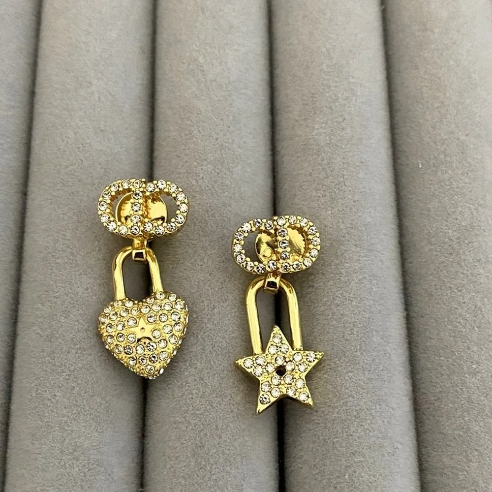 

Women's Jewelry Retro Pearl Earrings Women Summer Charm Fashion Women's Earrings Sweet Simple Jewelry Birthday Gifts Earrings