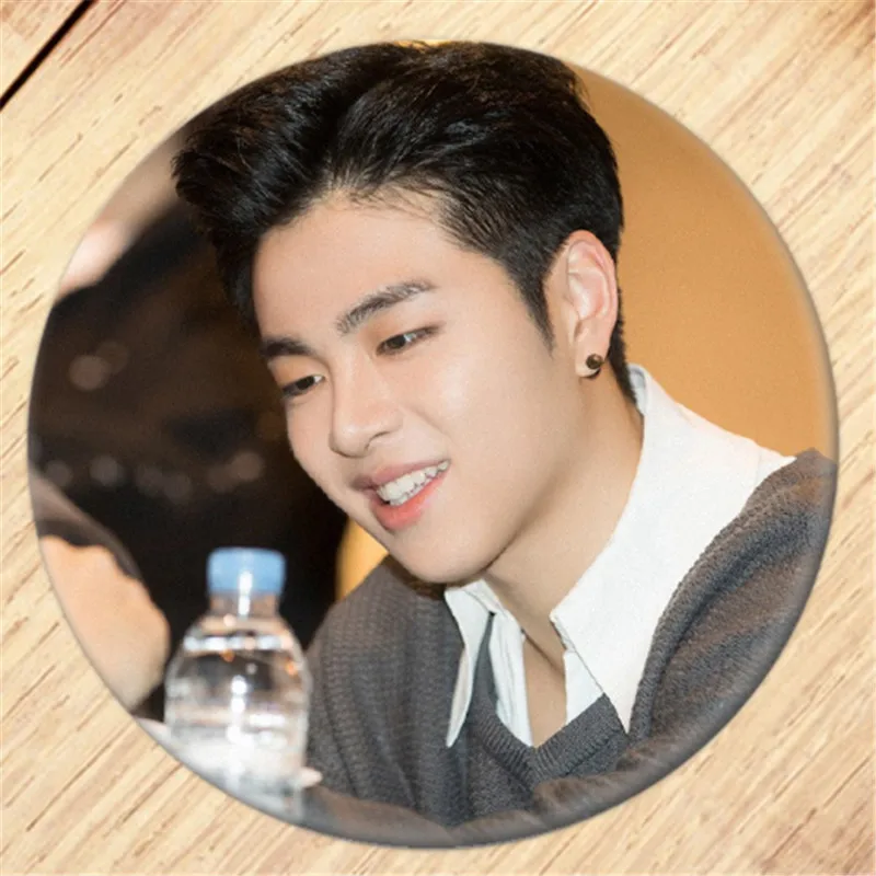 Kpop iKON Kim Jin Hwan брошь на булавке Значки для косплея для одежды украшение для рюкзака ювелирные изделия B052