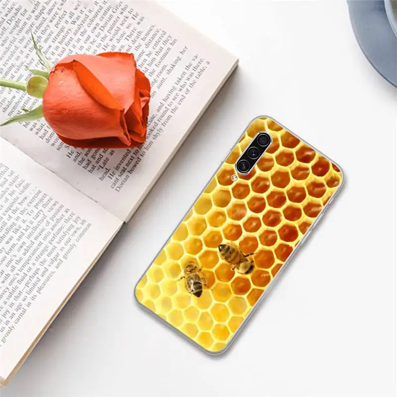 

Yellow Bumble Bee Honeycomb Phone Case For Samsung A S M Note 9 10 20 fe 21 71 30 ultra plus 5g 11 31 51 s