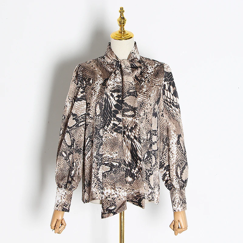 Женская блузка с принтом TWOTWINSTYLE белая Элегантная длинными рукавами фонариками и