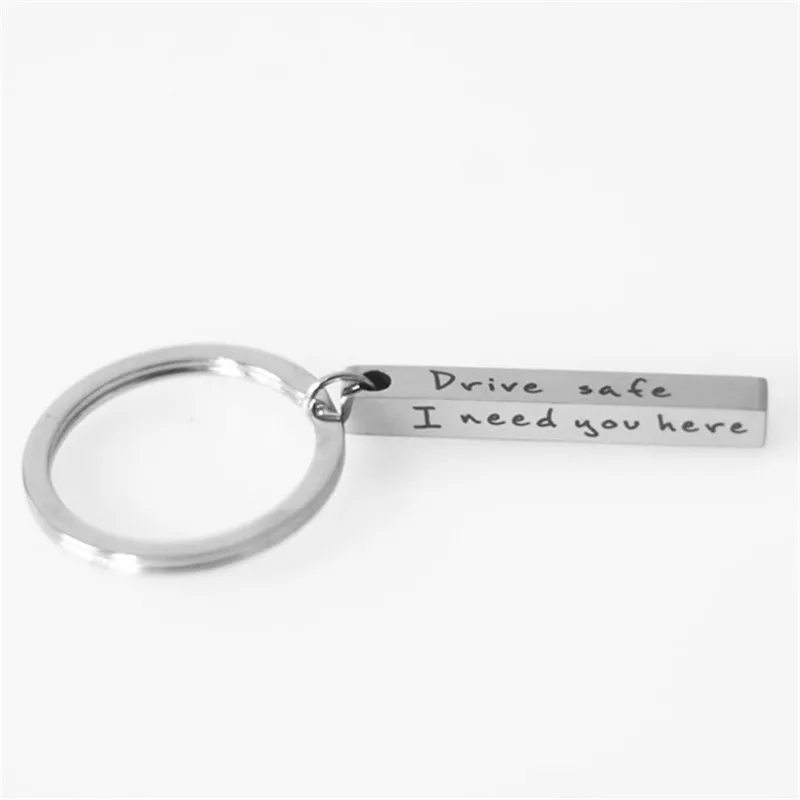 Креативный брелок для ключей безопасный мужской с надписью на мальчика цветное