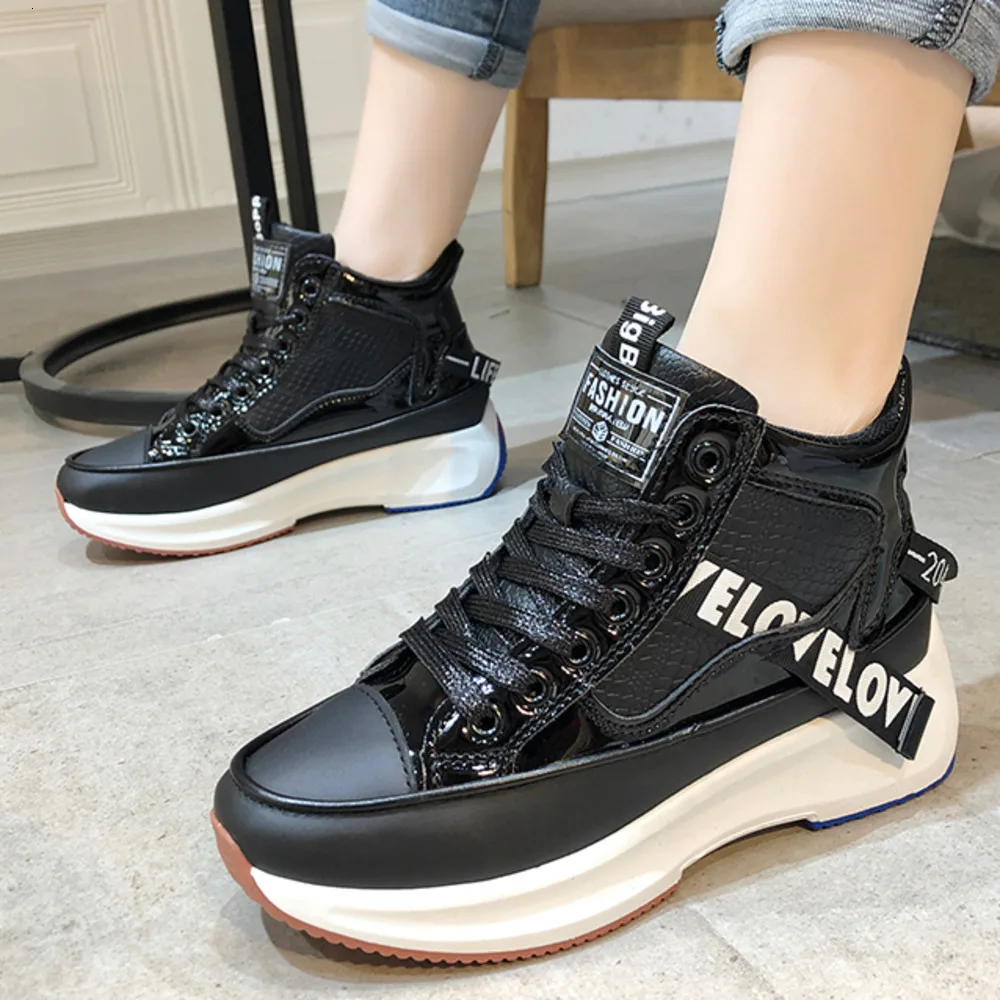 Женские кроссовки на массивном каблуке коллекция 2019 года модная женская обувь